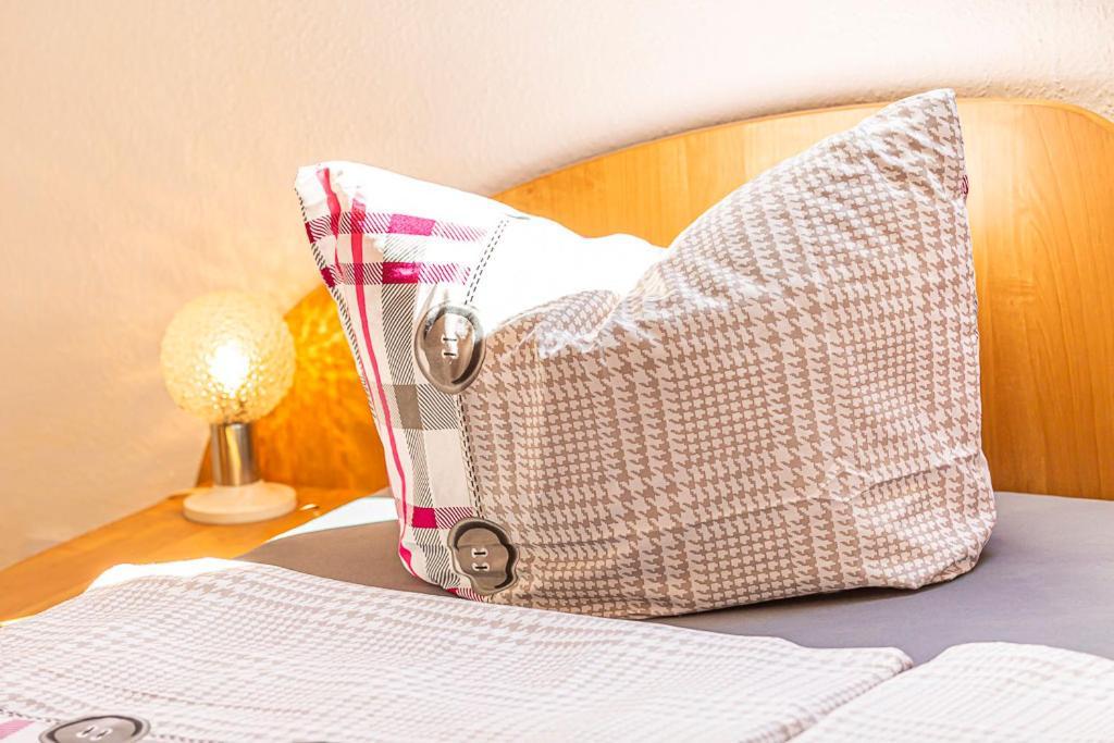 Ferienwohnung Am Walnussbaum Parchtitz 外观 照片